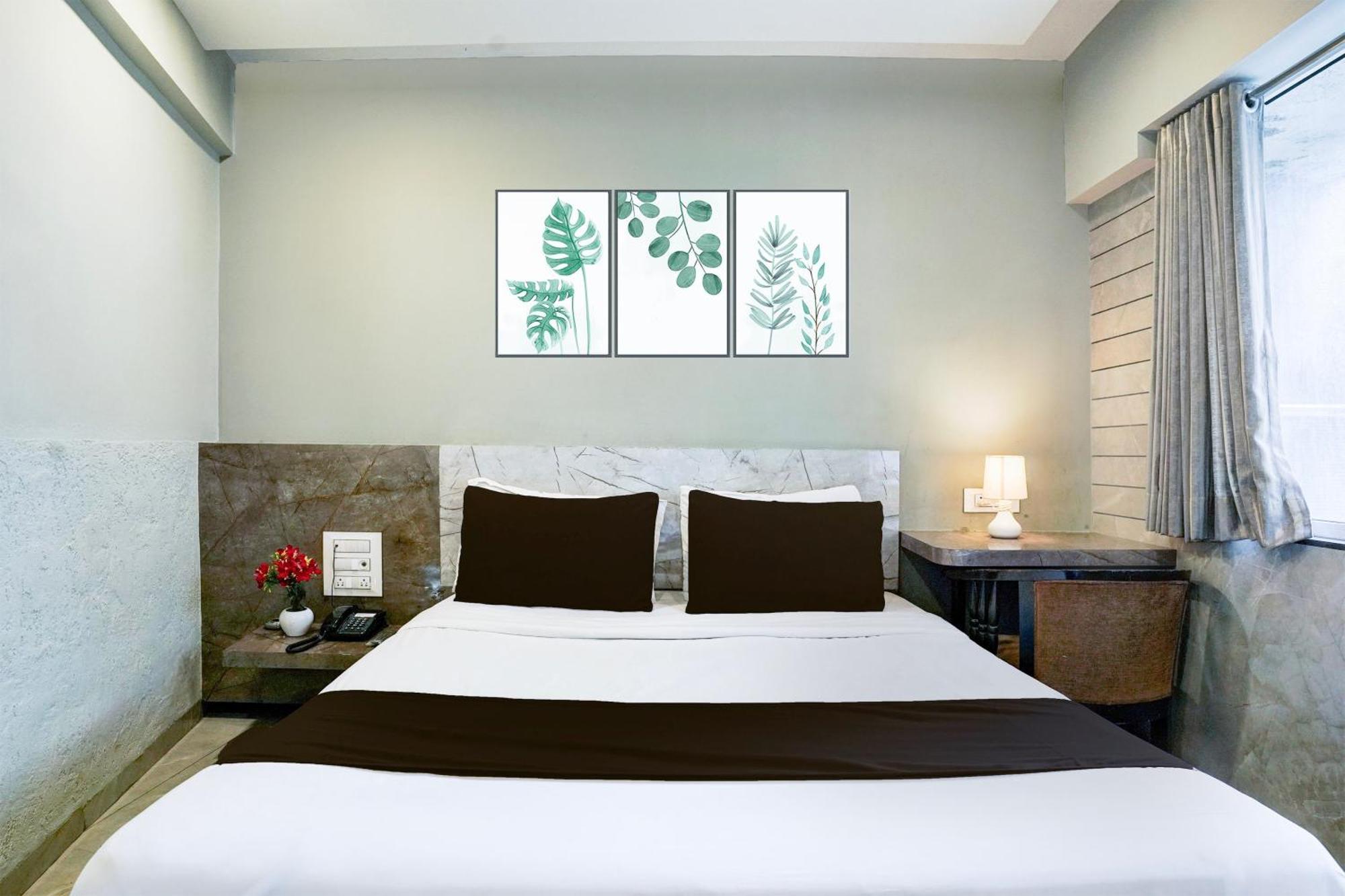 Отель Super Townhouse Oak Vashi Turambhe Экстерьер фото