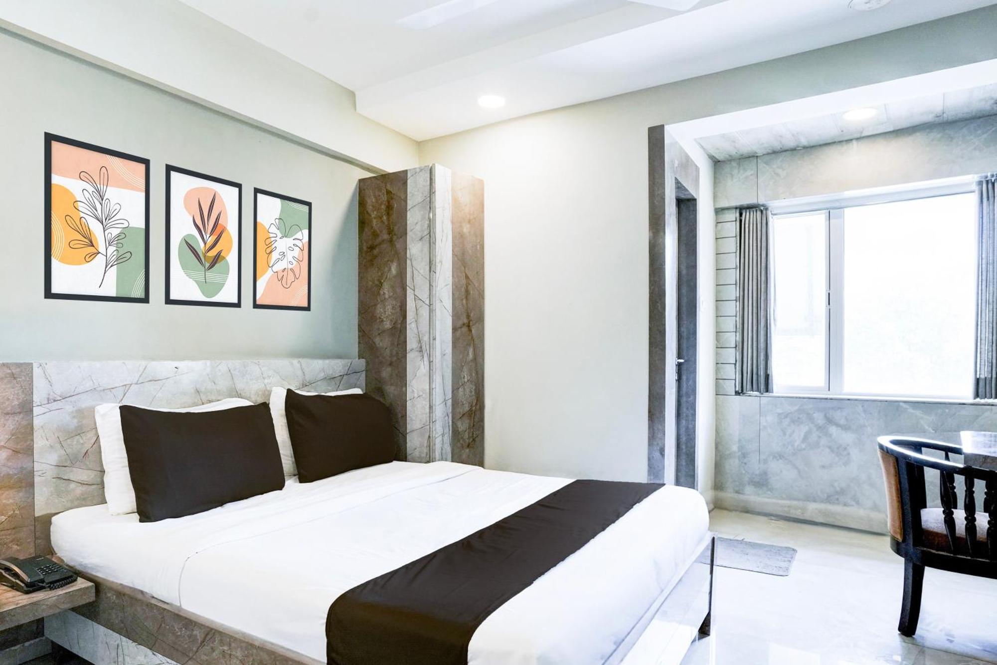Отель Super Townhouse Oak Vashi Turambhe Экстерьер фото